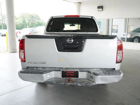 Used 2018 Nissan Frontier S RWD image 7