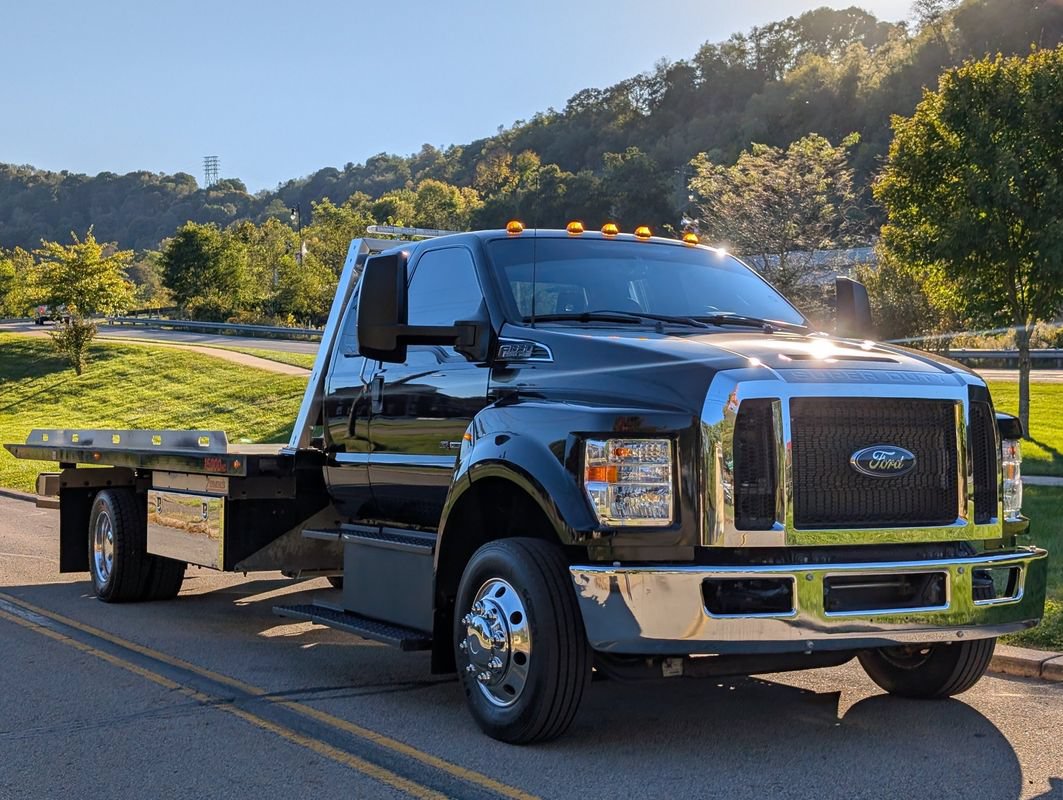 Used 2026 Ford F650 2WD SuperCab Super Duty image 2