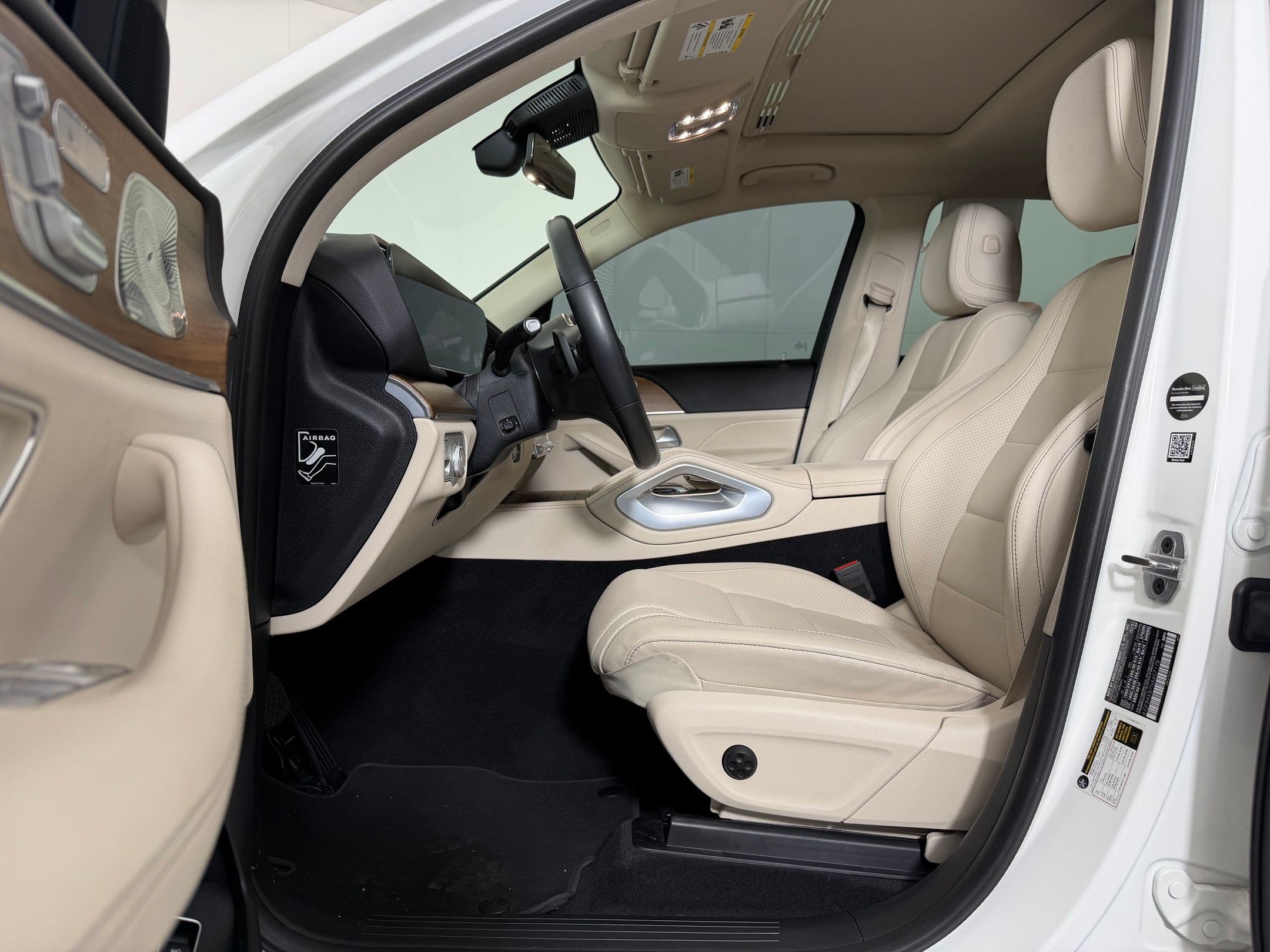 Used 2022 Mercedes-Benz GLE 350 4MATIC w/ Premium Package image 5