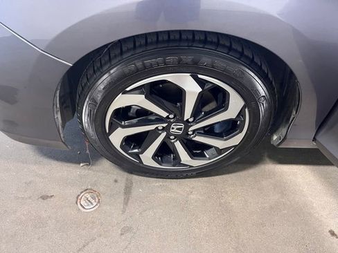 Used 2016 Honda Accord EX image 30