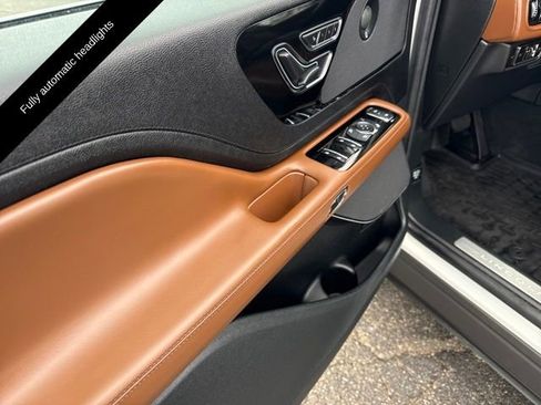 Certified 2023 Lincoln Aviator Reserve w/ Equipment Group 201A image 16