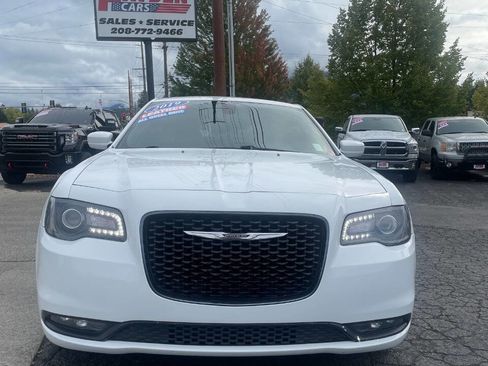 Used 2019 Chrysler 300 S image 9
