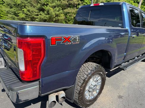 Used 2019 Ford F250 XLT w/ XLT Premium Package AWD/4WD image 18