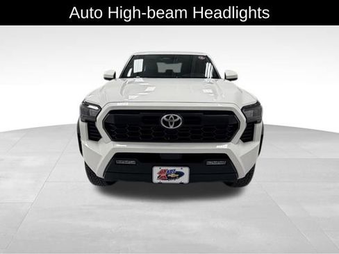 Used 2024 Toyota Tacoma TRD Off-Road image 9
