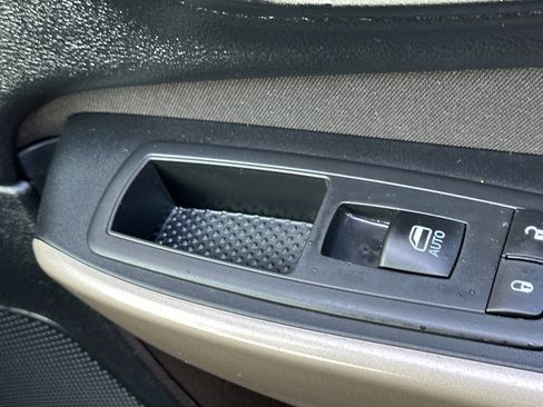 Used 2017 Jeep Cherokee Latitude image 22