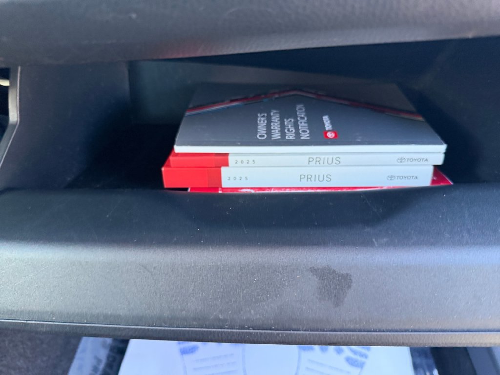 Used 2025 Toyota Prius XLE AWD/4WD image 20