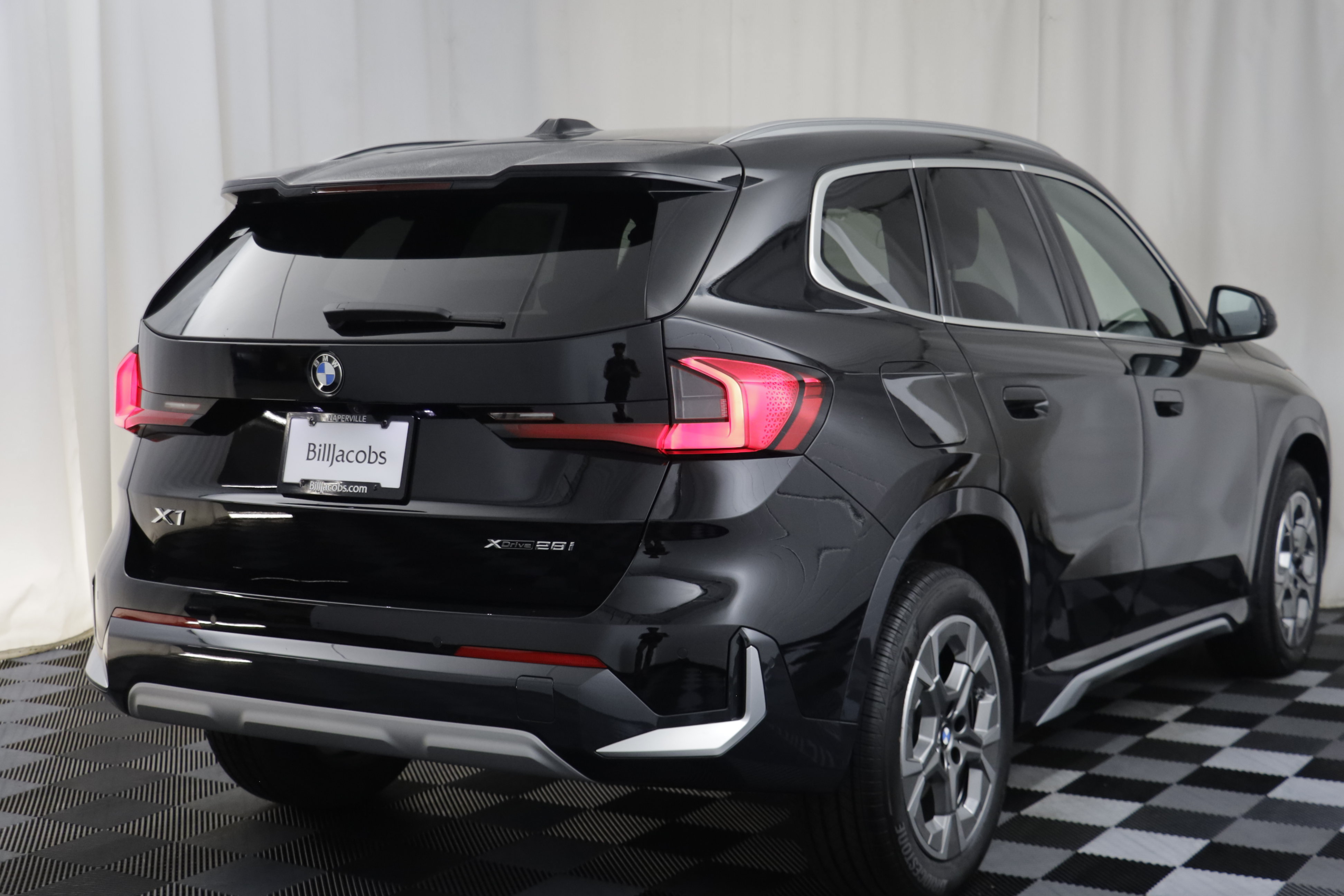 New 2026 BMW X1 xDrive28i AWD/4WD image 17