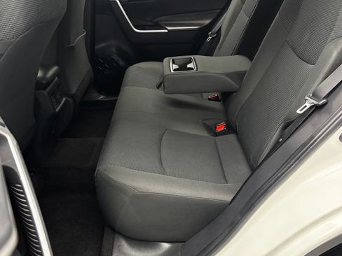 Used 2024 Toyota RAV4 LE AWD/4WD image 31