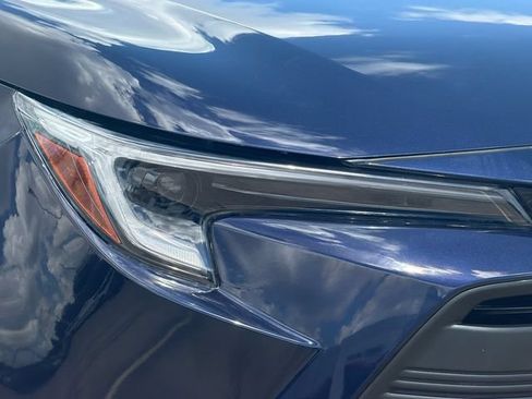 Used 2025 Toyota Corolla LE FWD image 27
