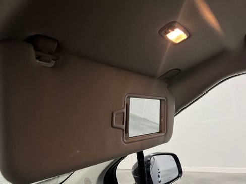 Used 2025 Kia Carnival FWD image 68