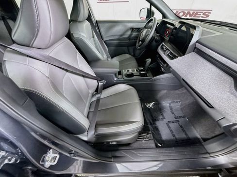 Used 2026 Subaru Outback Limited AWD/4WD image 32
