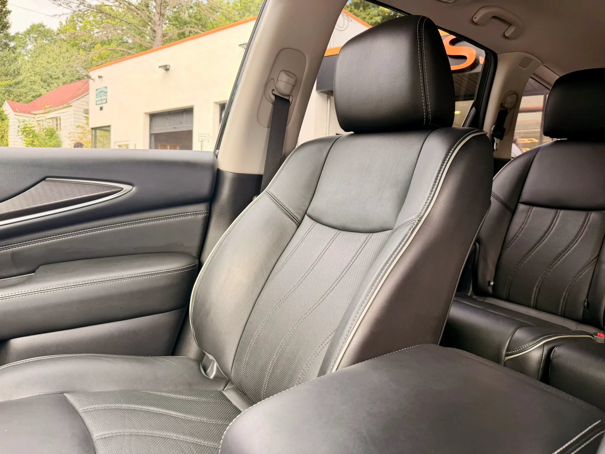 Used 2016 INFINITI QX60 Luxe AWD/4WD image 19