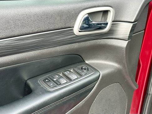 Used 2020 Jeep Grand Cherokee Altitude image 18