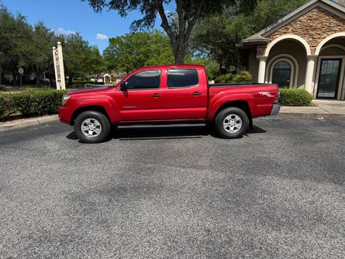 Used 2010 Toyota Tacoma PreRunner image 2