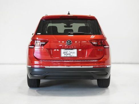 Used 2022 Volkswagen Tiguan SE image 7