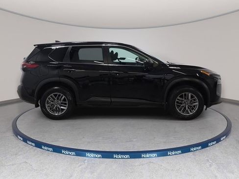 Used 2022 Nissan Rogue S AWD/4WD image 5
