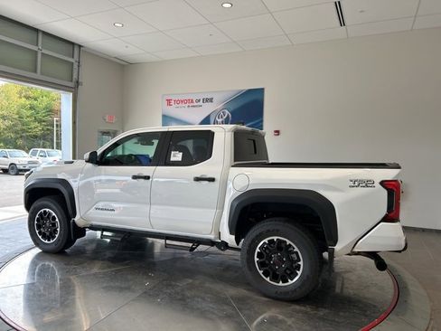 New 2025 Toyota Tacoma TRD Off-Road image 4