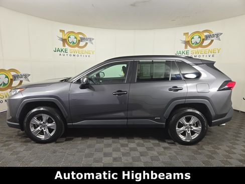 Used 2022 Toyota RAV4 LE AWD/4WD image 6