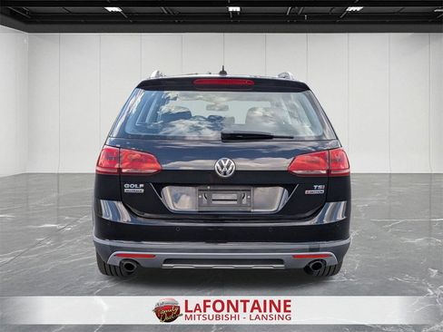Used 2017 Volkswagen Golf Alltrack SE image 4