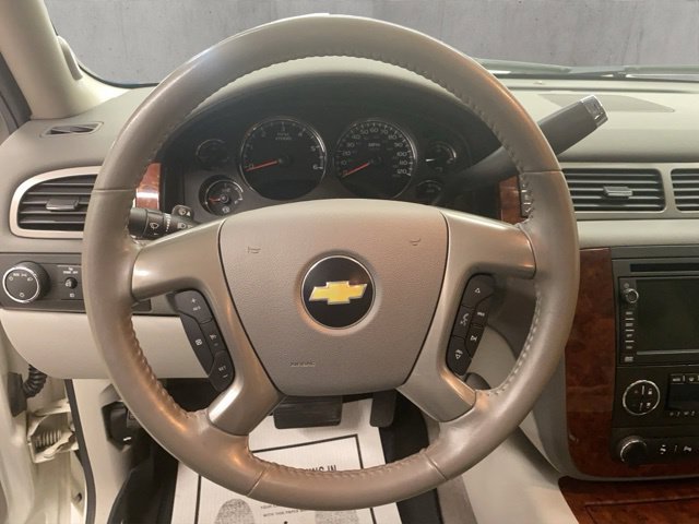 Used 2010 Chevrolet Avalanche LTZ AWD/4WD image 27