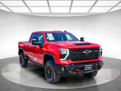 Used 2024 Chevrolet Silverado 2500 ZR2 w/ Technology Package AWD/4WD image 5