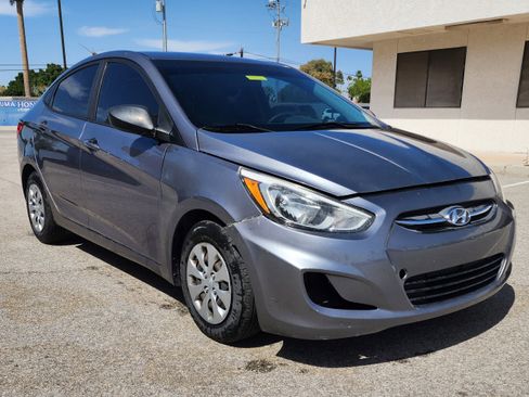 Used 2017 Hyundai Accent SE FWD image 2