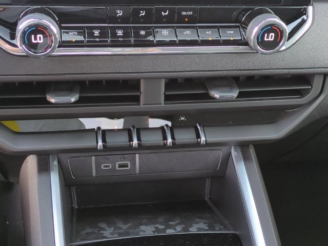 New 2026 Chevrolet Colorado Trail Boss w/ Midnight Edition AWD/4WD image 16