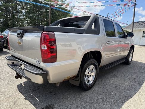 Used 2007 Chevrolet Avalanche LT AWD/4WD image 5