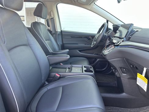 Certified 2026 Honda Odyssey Touring image 31