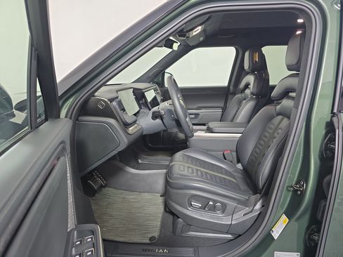 Used 2024 Rivian R1S Adventure AWD/4WD image 20