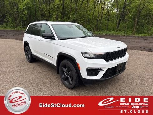 Used 2023 Jeep Grand Cherokee Limited w/ Black Appearance Package AWD/4WD image 1
