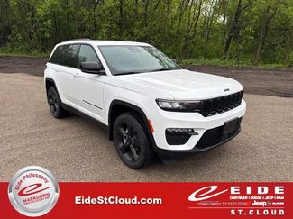 Used 2023 Jeep Grand Cherokee Limited w/ Black Appearance Package AWD/4WD 360° Tour