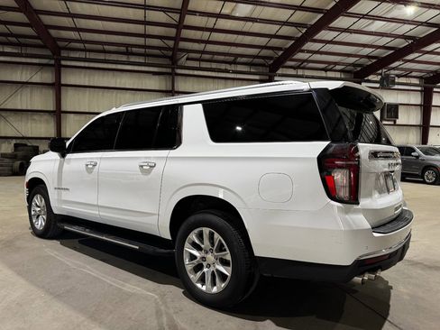 Used 2023 Chevrolet Suburban Premier image 7