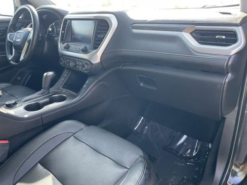 Used 2019 GMC Acadia SLT w/ Black Edition image 8