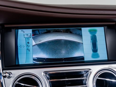 Used 2017 Rolls-Royce Dawn image 46