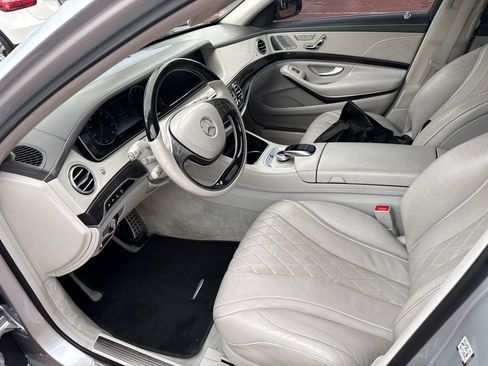 Used 2017 Mercedes-Benz S 550 Sedan image 4