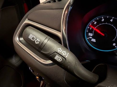 Used 2023 Chevrolet Equinox LT image 33