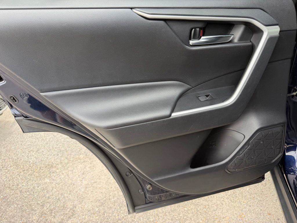 Used 2024 Toyota RAV4 XLE FWD image 12