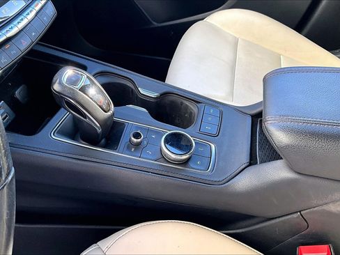 Used 2019 Cadillac XT4 Sport image 17