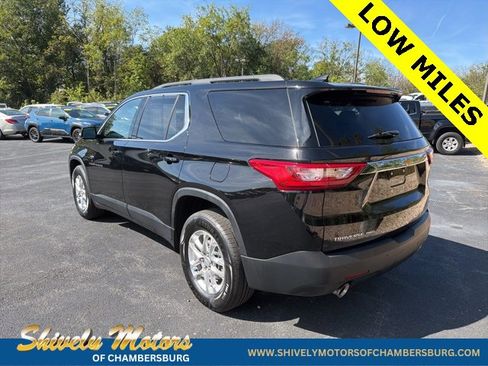 Used 2020 Chevrolet Traverse LT image 3