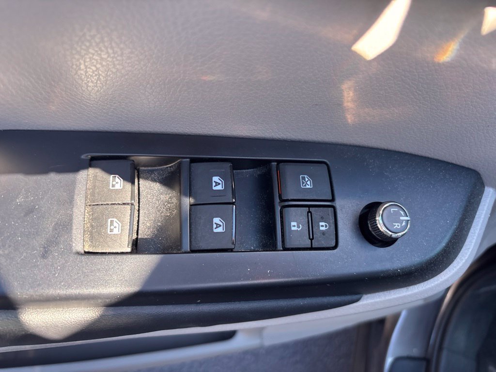 Used 2015 Toyota Highlander Plus AWD/4WD image 16