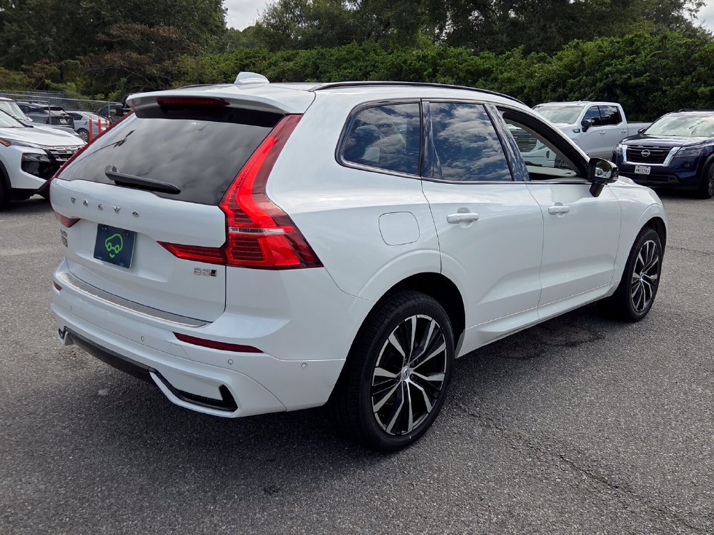 Used 2023 Volvo XC60 B5 Plus w/ Protection Package Premier AWD/4WD image 12