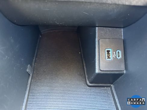 Used 2024 Ford Edge SEL image 25