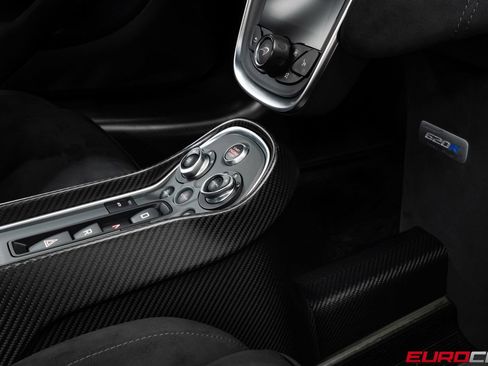 Used 2020 McLaren 620R RWD image 42