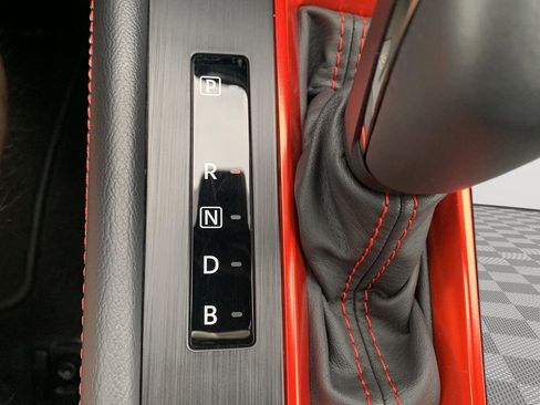 Used 2025 Nissan Kicks SR FWD image 15