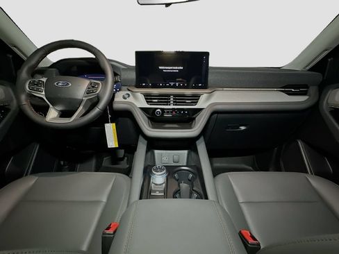 New 2026 Ford Explorer Active w/ Active Comfort Package AWD/4WD image 8