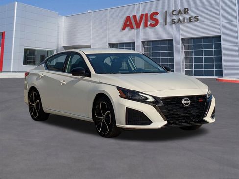 Used 2025 Nissan Altima 2.5 SR image 3