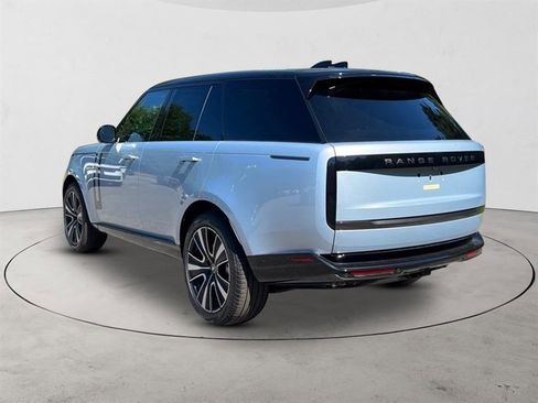 New 2025 Land Rover Range Rover SE image 3