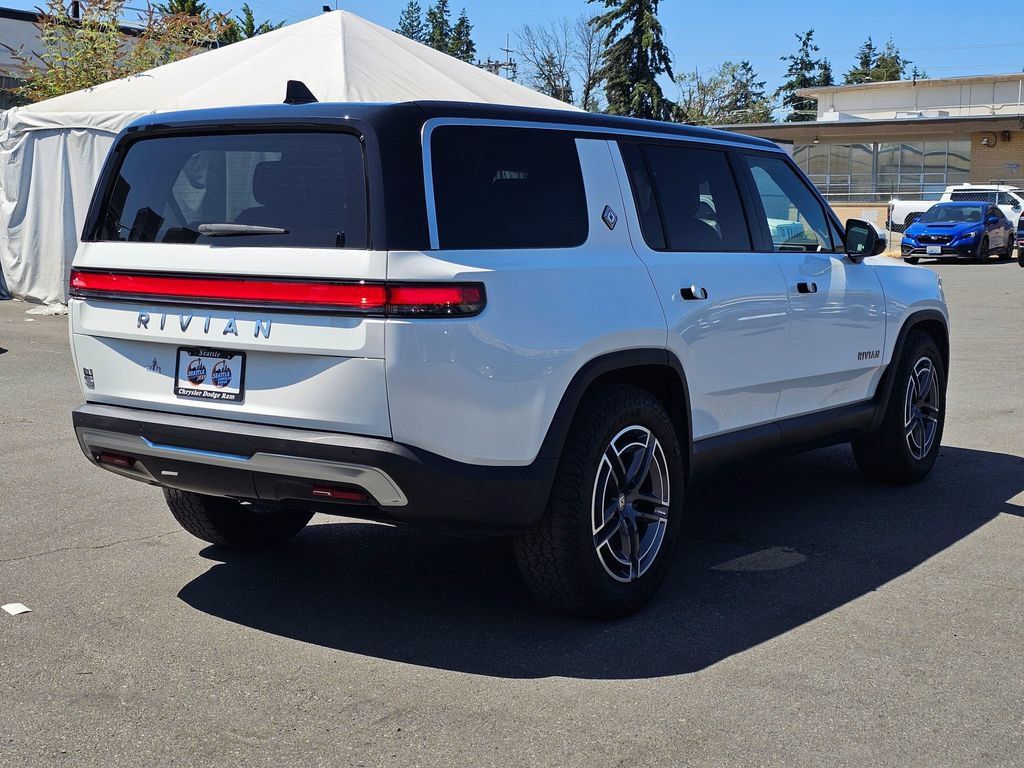 Used 2025 Rivian R1S Adventure Dual AWD/4WD image 7