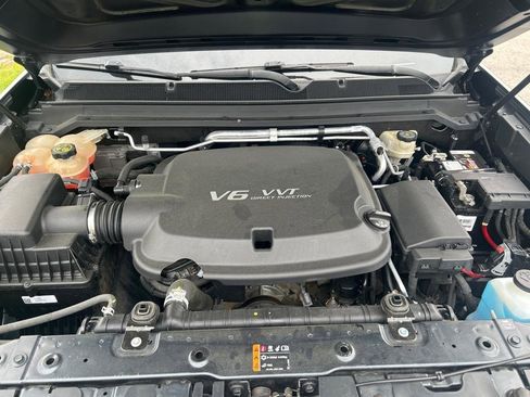 Used 2018 Chevrolet Colorado W/T w/ WT Convenience Package image 11